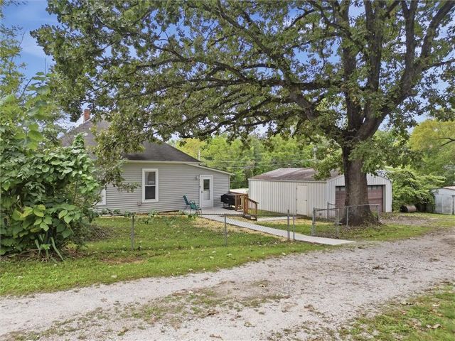1300 Kearney Road, Excelsior Springs, MO 64024