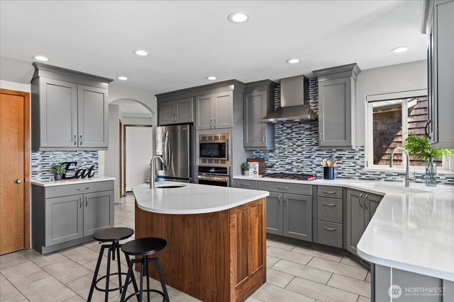 1808 E Lola Beach Lane, Oak Harbor, WA 98277
