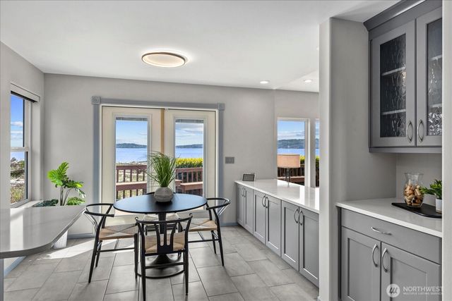 1808 E Lola Beach Lane, Oak Harbor, WA 98277