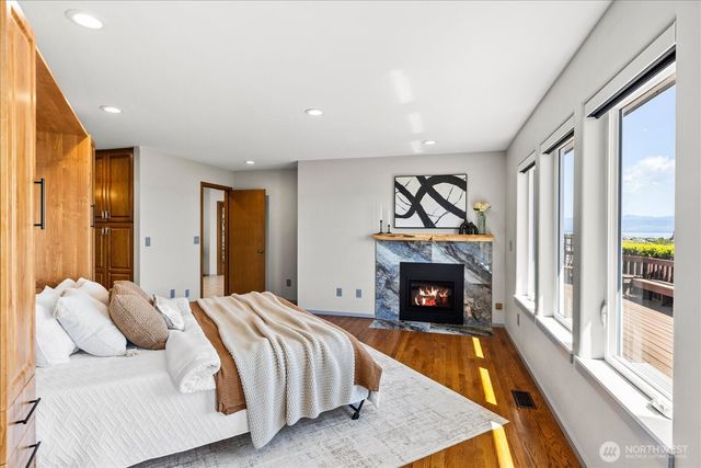 1808 E Lola Beach Lane, Oak Harbor, WA 98277