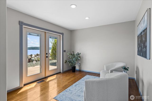1808 E Lola Beach Lane, Oak Harbor, WA 98277