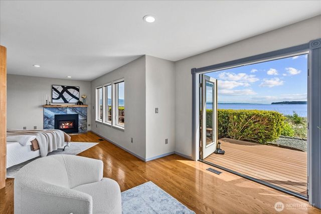 1808 E Lola Beach Lane, Oak Harbor, WA 98277