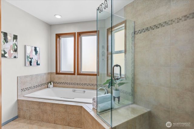 1808 E Lola Beach Lane, Oak Harbor, WA 98277