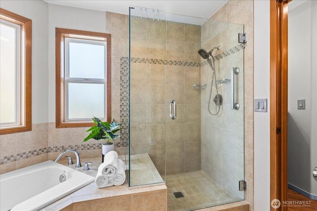 1808 E Lola Beach Lane, Oak Harbor, WA 98277