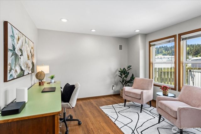1808 E Lola Beach Lane, Oak Harbor, WA 98277