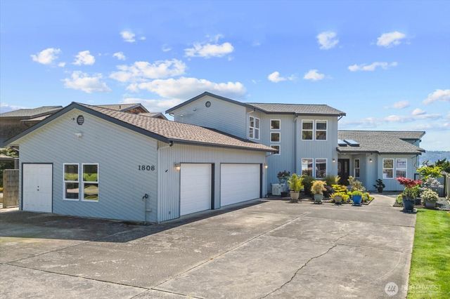 1808 E Lola Beach Lane, Oak Harbor, WA 98277
