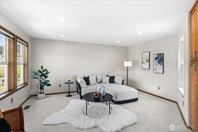 1808 E Lola Beach Lane, Oak Harbor, WA 98277