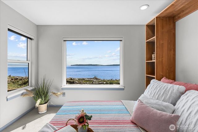 1808 E Lola Beach Lane, Oak Harbor, WA 98277