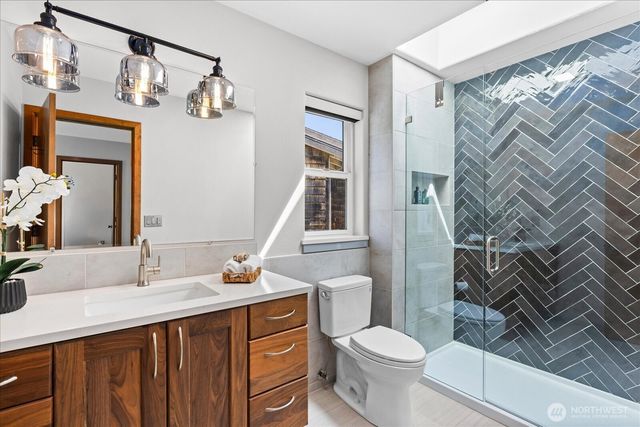 1808 E Lola Beach Lane, Oak Harbor, WA 98277