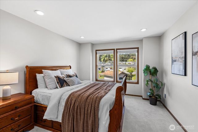 1808 E Lola Beach Lane, Oak Harbor, WA 98277