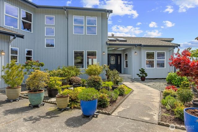 1808 E Lola Beach Lane, Oak Harbor, WA 98277