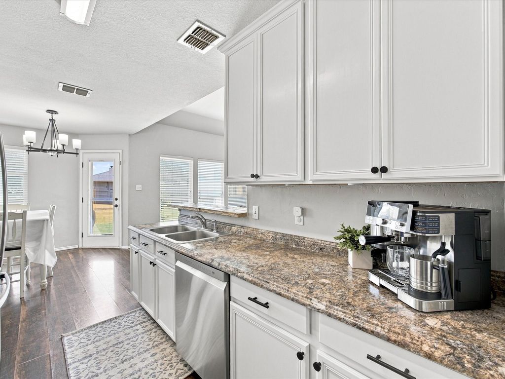 233 Kings Way Court, Rhome, TX 76078 — photo 5