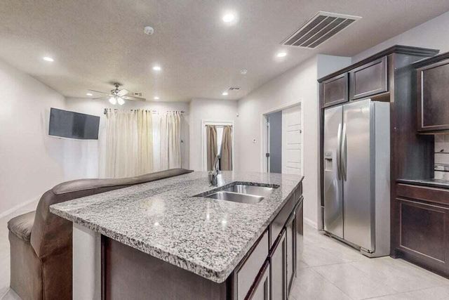 1472 Tierra Verde Loop, Los Lunas, NM 87031