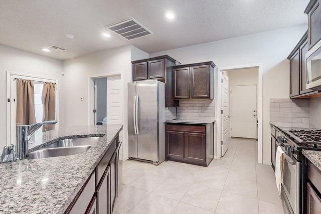 1472 Tierra Verde Loop, Los Lunas, NM 87031