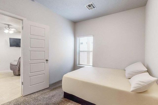 1472 Tierra Verde Loop, Los Lunas, NM 87031