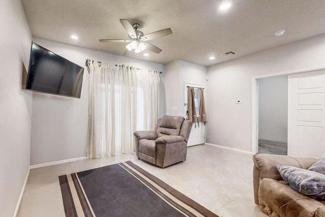 1472 Tierra Verde Loop, Los Lunas, NM 87031