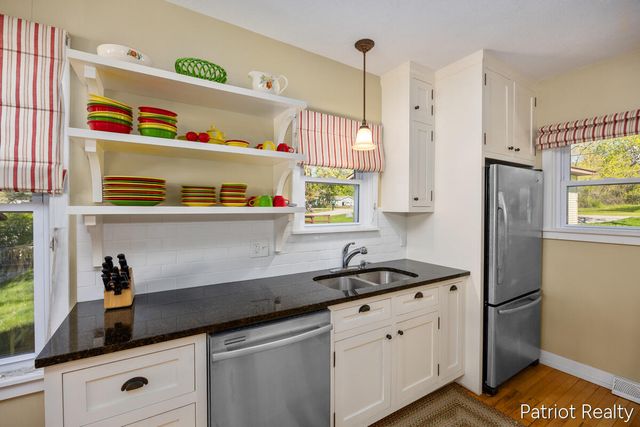 6702 W Lake Drive, Fremont, MI 49412