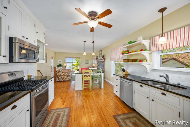 6702 W Lake Drive, Fremont, MI 49412