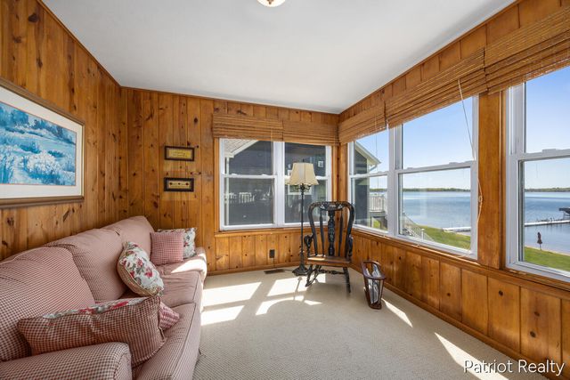 6702 W Lake Drive, Fremont, MI 49412