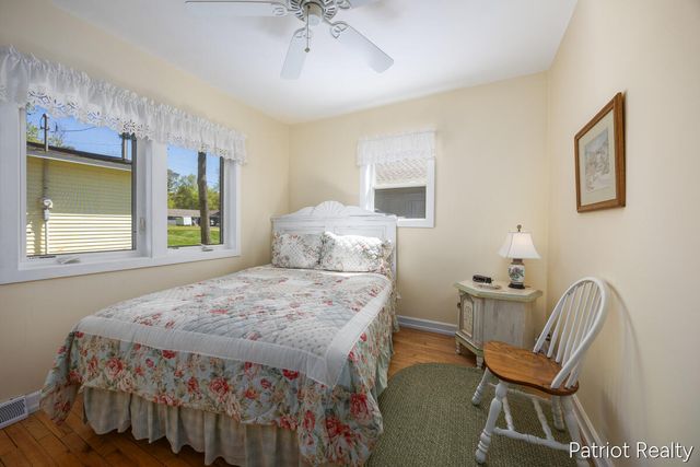 6702 W Lake Drive, Fremont, MI 49412