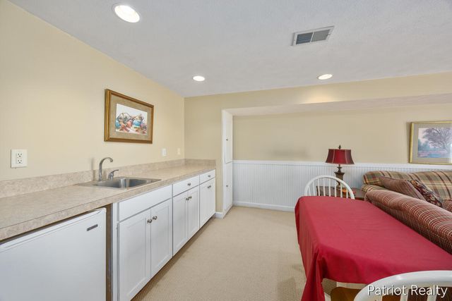 6702 W Lake Drive, Fremont, MI 49412