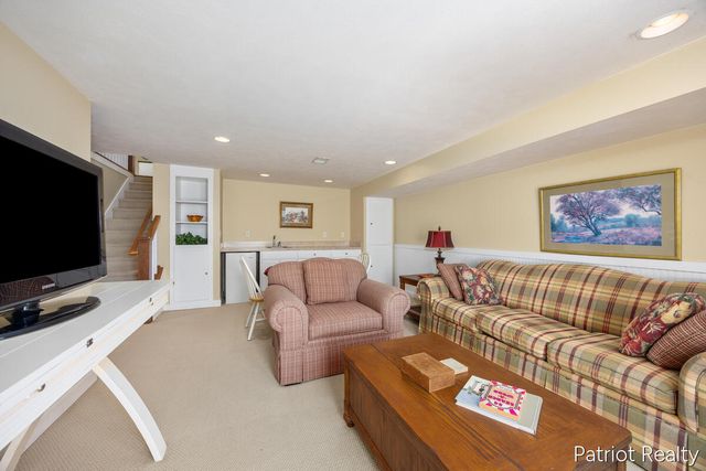 6702 W Lake Drive, Fremont, MI 49412