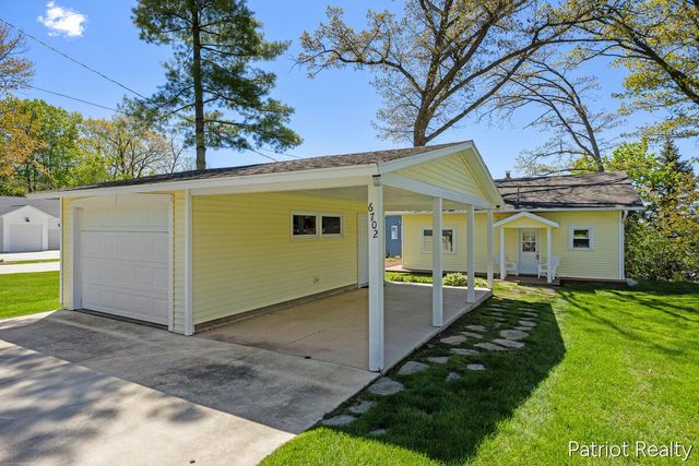 6702 W Lake Drive, Fremont, MI 49412