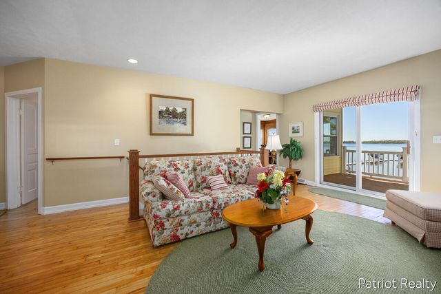 6702 W Lake Drive, Fremont, MI 49412