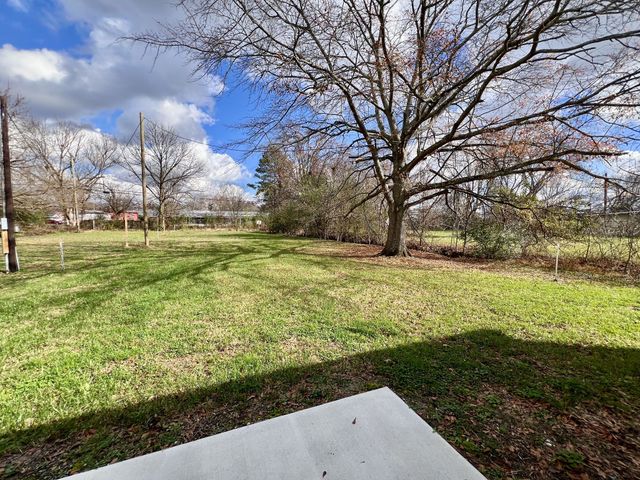 305 S Polk St, Tullahoma, TN 37388