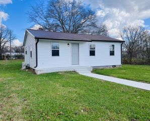 305 S Polk St, Tullahoma, TN 37388