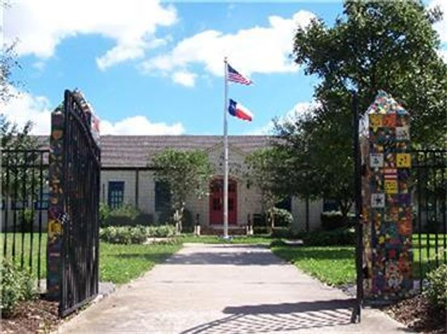 2321 Sheridan Street, Houston, TX 77030