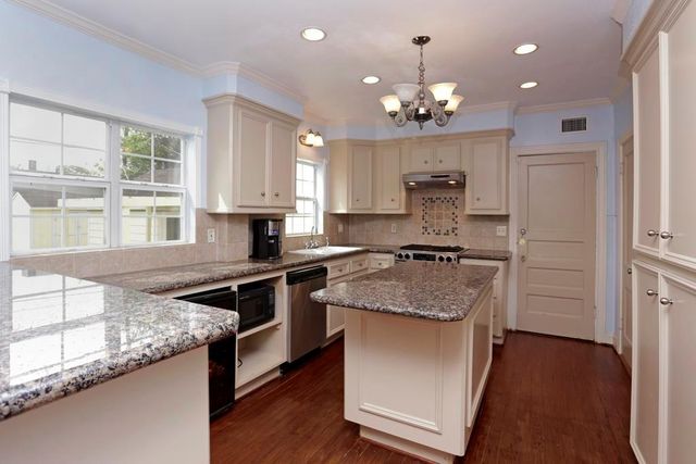 2321 Sheridan Street, Houston, TX 77030