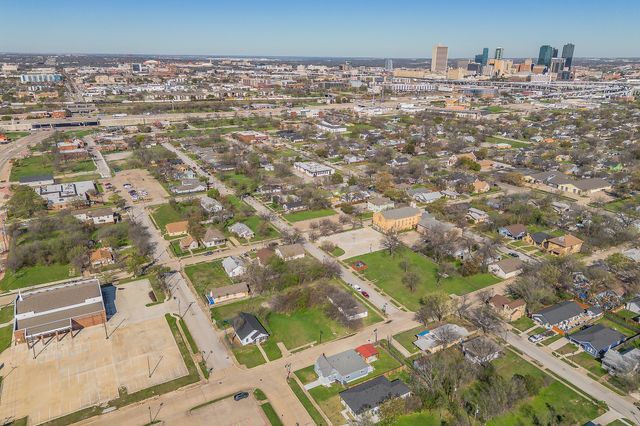 1054 Bransford Street, Fort Worth, TX 76104