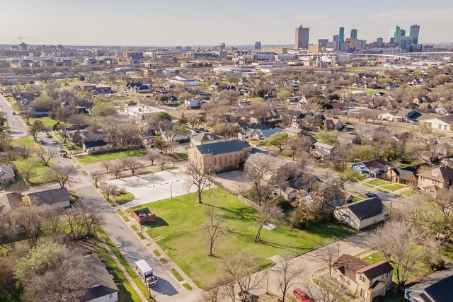 1054 Bransford Street, Fort Worth, TX 76104