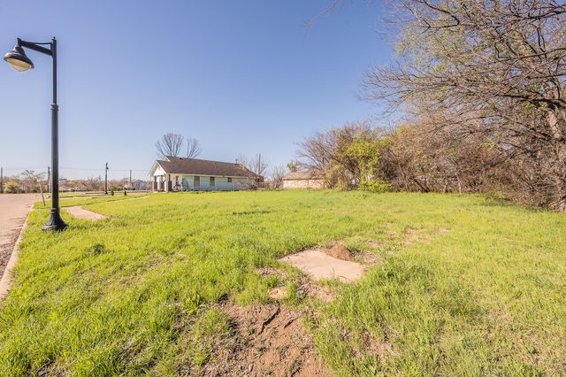 1054 Bransford Street, Fort Worth, TX 76104