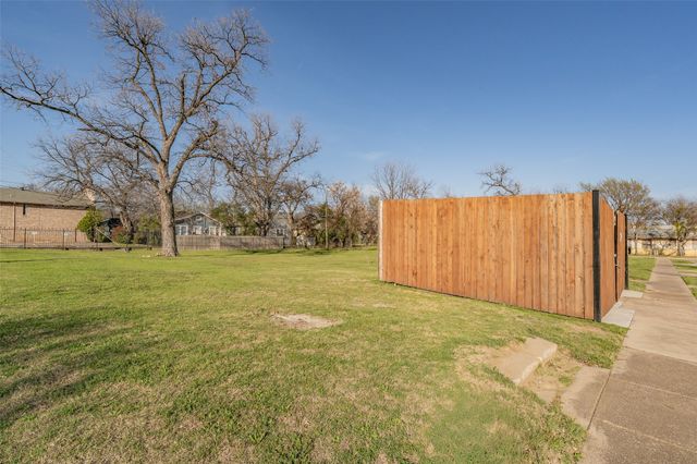 1054 Bransford Street, Fort Worth, TX 76104