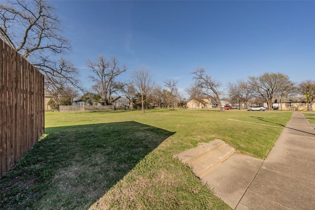 1054 Bransford Street, Fort Worth, TX 76104