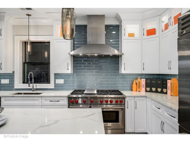 2042 N BURLING Street PH, Chicago, IL 60614
