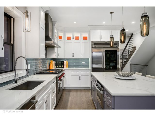 2042 N BURLING Street PH, Chicago, IL 60614