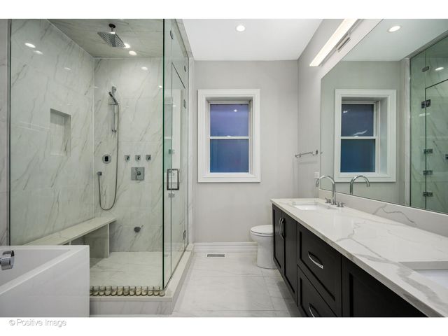 2042 N BURLING Street PH, Chicago, IL 60614