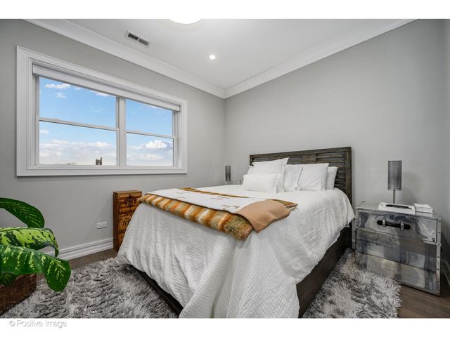 2042 N BURLING Street PH, Chicago, IL 60614
