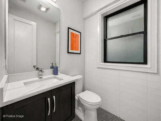 2042 N BURLING Street PH, Chicago, IL 60614