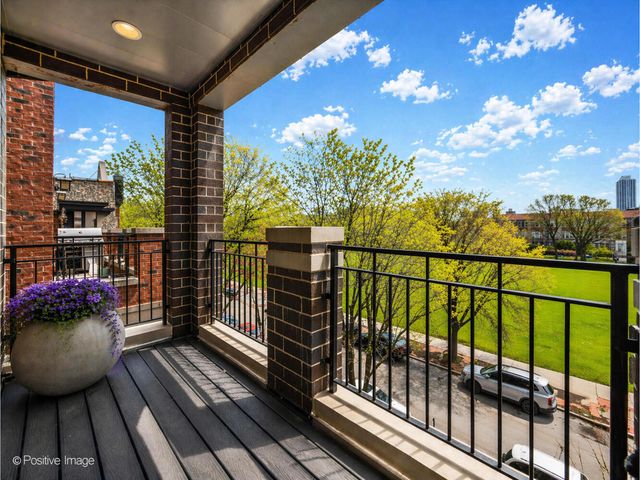 2042 N BURLING Street PH, Chicago, IL 60614