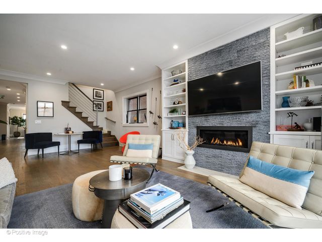 2042 N BURLING Street PH, Chicago, IL 60614