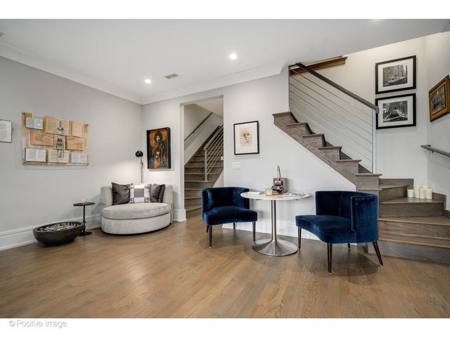 2042 N BURLING Street PH, Chicago, IL 60614
