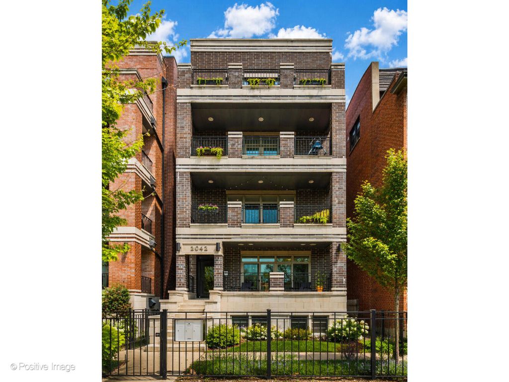 2042 N BURLING Street PH, Chicago, IL 60614
