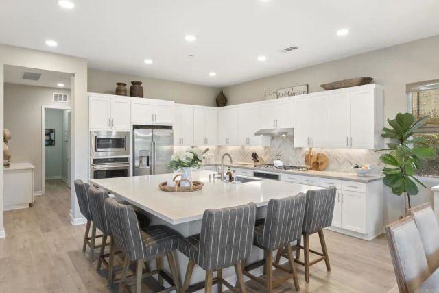 1232 Stockton Place, Escondido, CA 92026