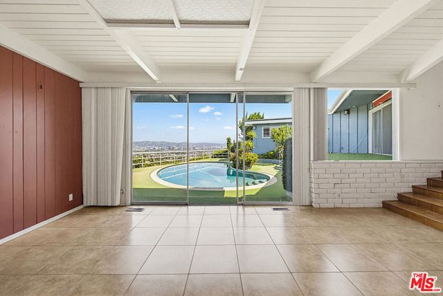 4107 Punta Alta Drive, Los Angeles, CA 90008