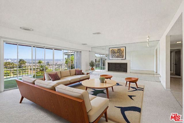 4107 Punta Alta Drive, Los Angeles, CA 90008