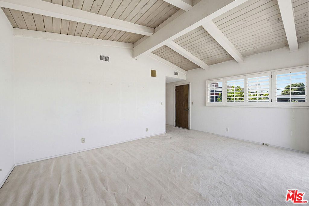 Image 15 of property listing at 4107 Punta Alta Drive, Los Angeles, CA 90008